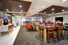 Holiday Inn Express Newport North - Middletown, an IHG Hotel